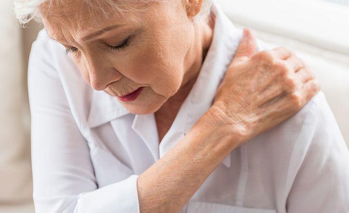 Quels aliments peuvent aider à réduire les douleurs articulaires ?